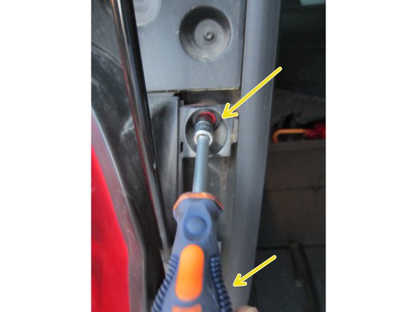 reviser les 2 vis de 10