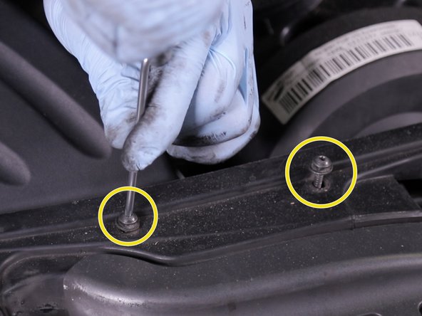 Resserer les deux vis