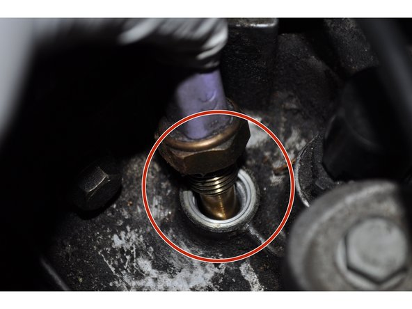 Ne pas laisser d’impuretés tombé à l' intérieur de la boite de vitesse pendant la dépose