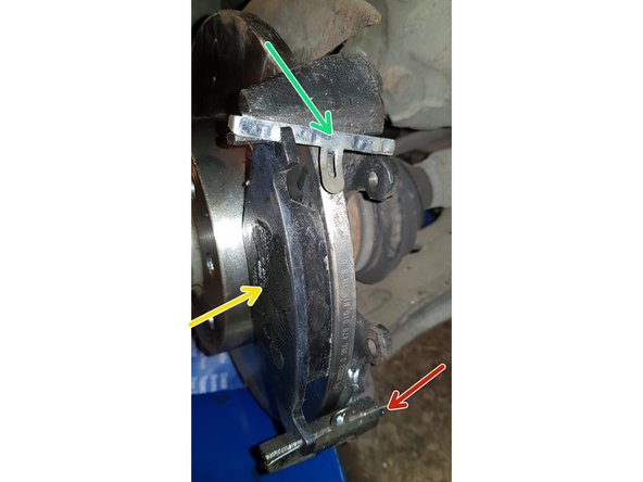 Placez l'accessoire inférieur