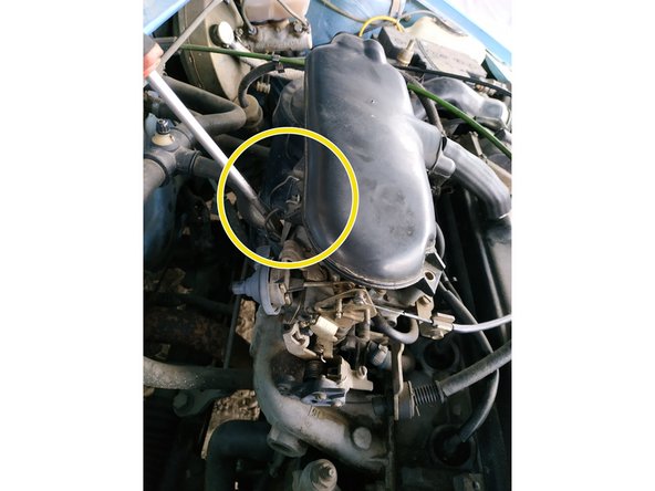 déclipser l'agrafe de la coiffe