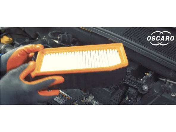 Mettre le nouveau filtre a air