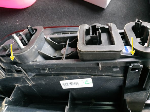 et appuyer pour enclencher les clips