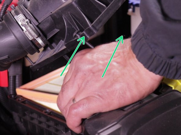 Retirer le filtre à air de son emplacement