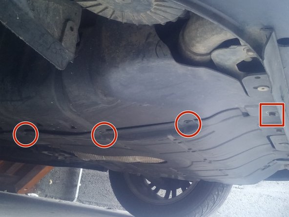 Puis remonter les plastiques de protection dans le sens inverse