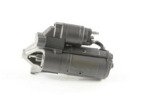 Changer le démarreur sur Peugeot Partner 1.9d (DW8)