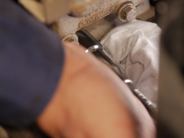 
Tighten the probe using the pipe wrench
