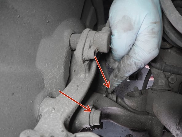 Desserrer les deux vis du support d’étrier avec la clé allen de 7,puis retirer les