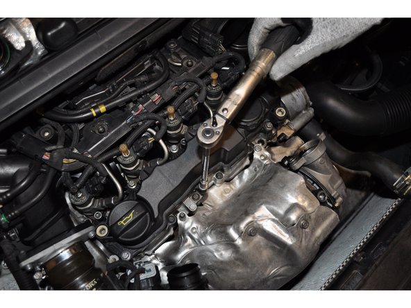 Serrer les vis à la clé dynamométrique