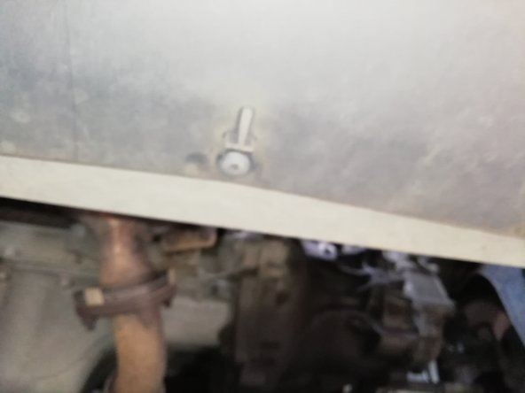 
Approach the 4 screws from above and tighten them by hand
