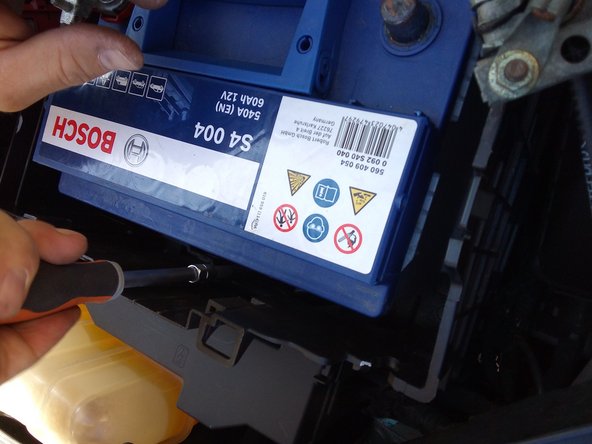 Réinstaller et refixer correctement la batterie