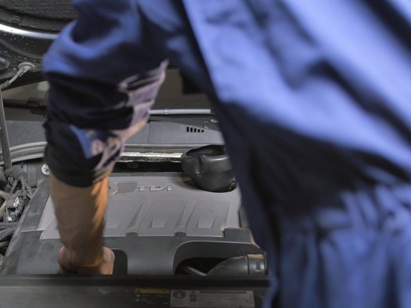 Retirer la jauge et nettoyez-la pour effacer l'ancien niveau