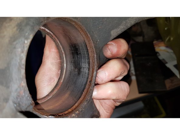 On continue avec la presse jusqu'à l'enlever completement