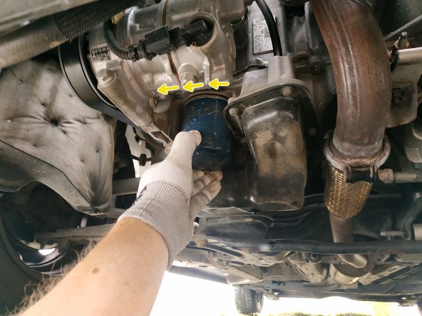 finir de dévisser à la main