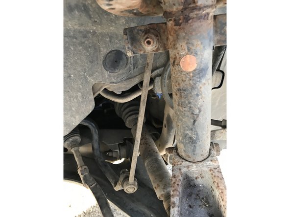 démonter la barre stabilisatrice , clé de 16mm a oeil et clé a laine de 5