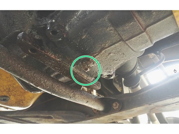 Lever le véhicule et déposer la roue