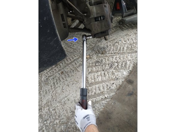 serrer la vis , clé de 13mm, couple de 40N.m