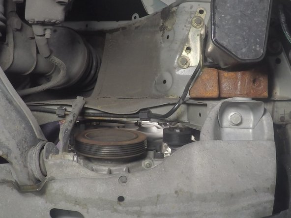 Bien repérer (croquis possible) la position de la courroie pour le remontage