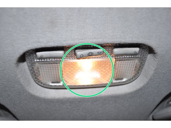 Vérifier le bon fonctionnement de l'ampoule remplacée.