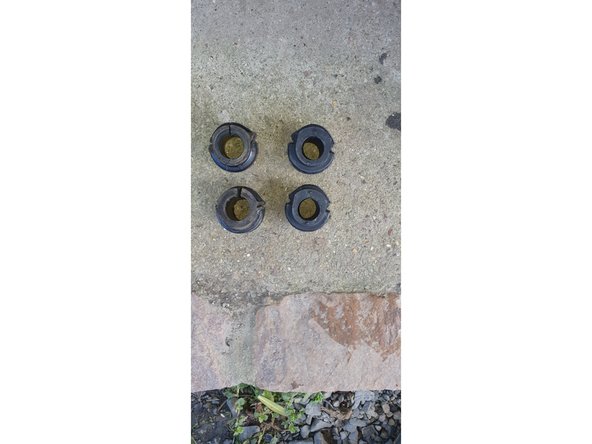 Comparer les nouvelles pièces avec les anciennes pour verifier si elles concordent.