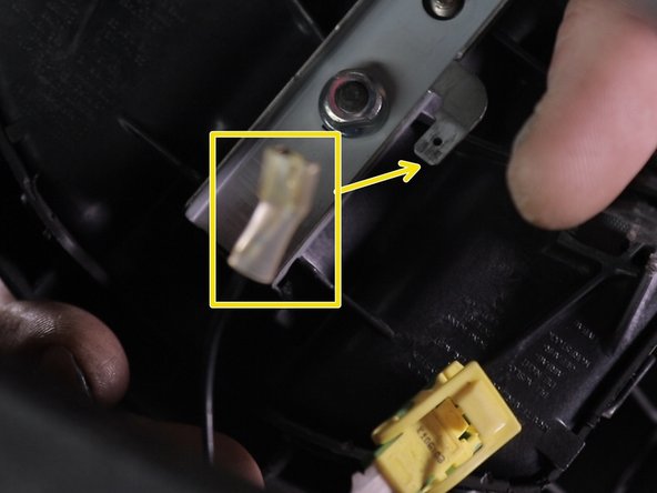 Rebrancher la cosse de masse au milieu de l'air bag