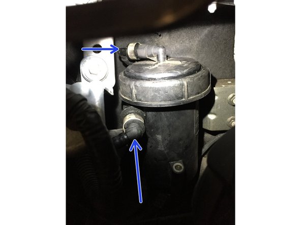 Mettre le contact plusieurs fois pour purger le circuit de carburant