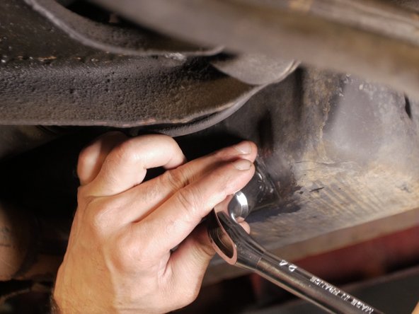 
Tighten the cap using the 24 pipe wrench
