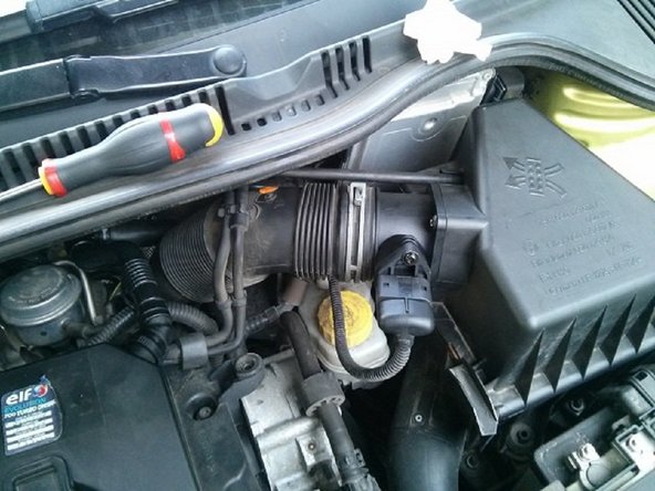 Vérifier que la pièce neuve corresponde avec la votre puis remonter dans le sens inverse