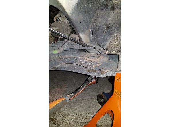 Retirez le garde-boue.