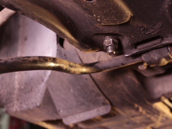 Bloquer les deux vis avec la clé à pipe