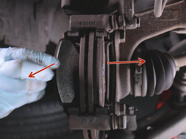 Extraire les deux plaquettes de frein