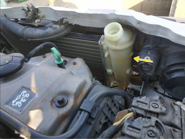 moteur froid, on fera le niveau de liquide de refroidissement une dernière fois