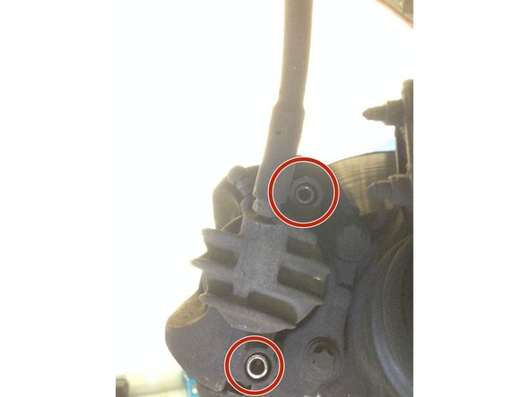 Viser les deux vis allen de 7