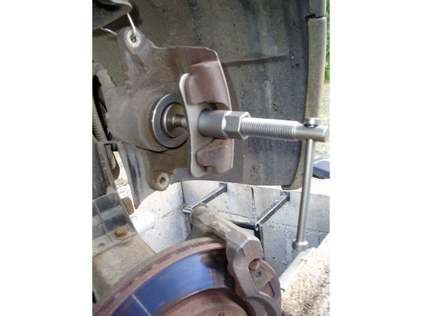 Vérifier le joint de piston. Le remplacer ci-nécessaire