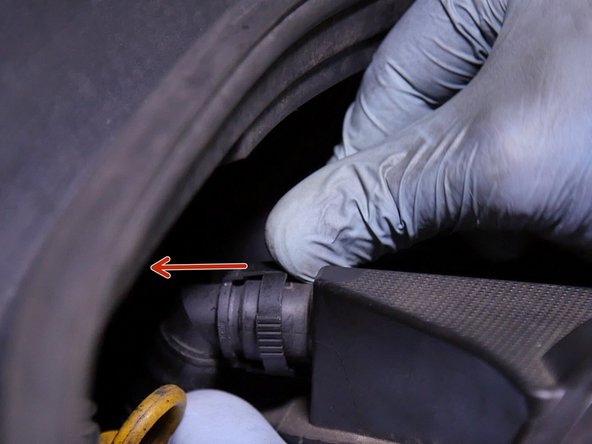 Pour extraire la boite à air dé clipser le tuyau de vapeur d'huile