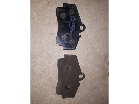 Vérifier que les plaquettes soient bien les mêmes et remonter les neuves