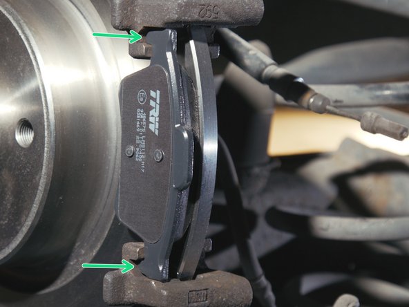 Replacer la première plaquette sur la chape