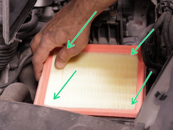 Replacer le filtre à air dans son emplacement