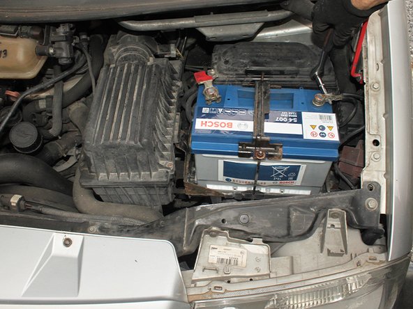 Vous pouvez apporter votre ancienne batterie en déchèterie (ou chez un garagiste, revendeur de pièces automobile, et dans certaines grandes surfaces), afin qu'elle y soit recyclée.