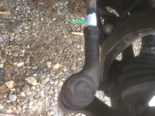 Pour conserver la position du contre-écrou, placer un repère au scotch. Pour plus de sécurité, ne pas hésiter à effectuer une mesure à l'aide d'un pied à coulisse.