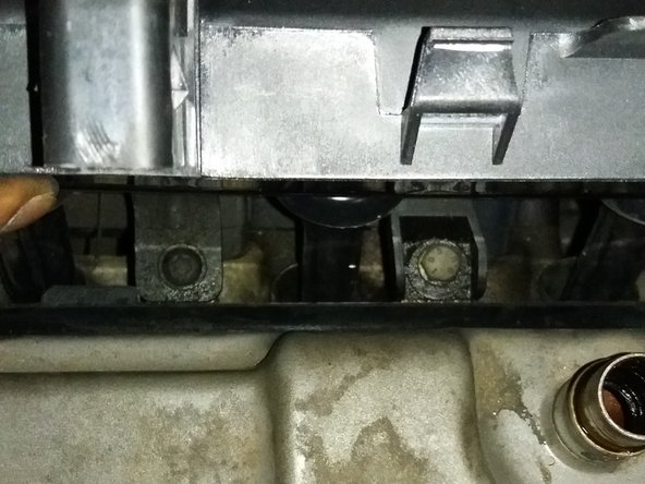 Poser la bobine neuve puis remonter les éléments dans le sens inverse de la dépose