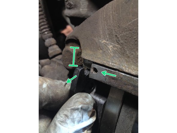 
Spread the piston side plate to finish passing the column until it stops.
