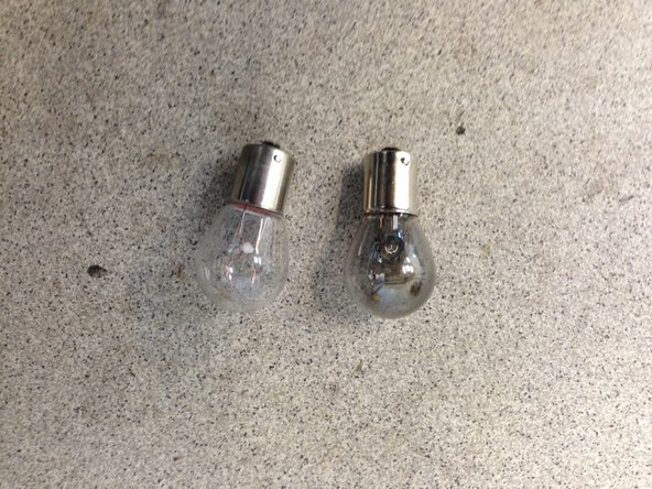 Vérifier que la nouvelle ampoule corresponde à l'ancienne