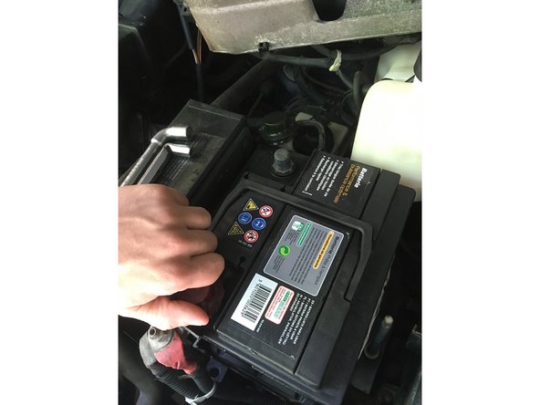 Remonter la batterie puis la rebrancher