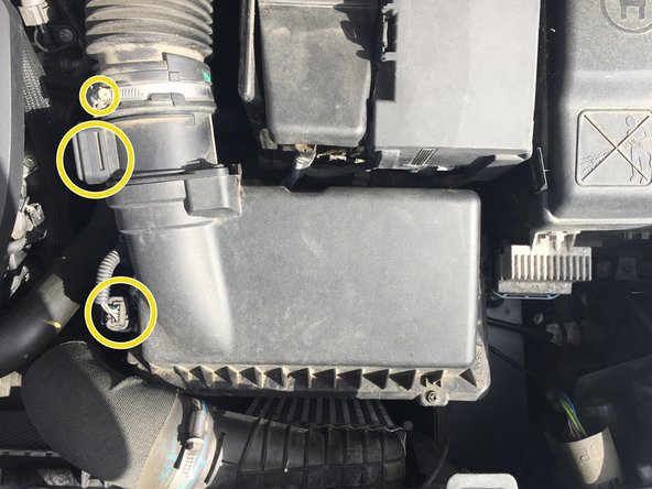 Brancher l'arriver d'air, le connecteur, le câblage et serrer le collier de fixation