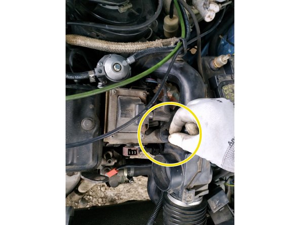 puis verrouiller son agrafe de maintien