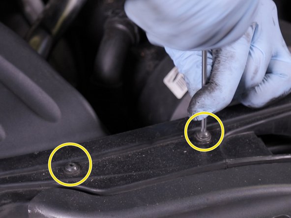 Resserer les deux vis