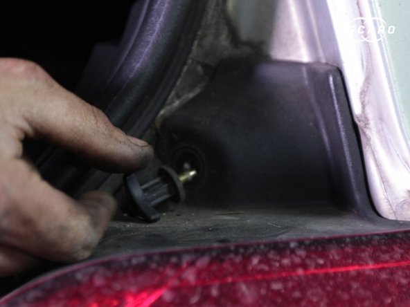 Retirer le second papillon sur le haut du feu