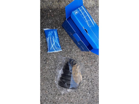 Enfiler le nouveau soufflet avec ses colliers de serrage