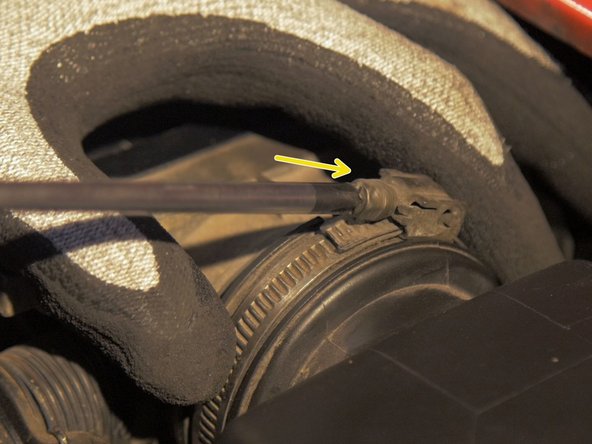 
Tighten the collar on the throttle body
